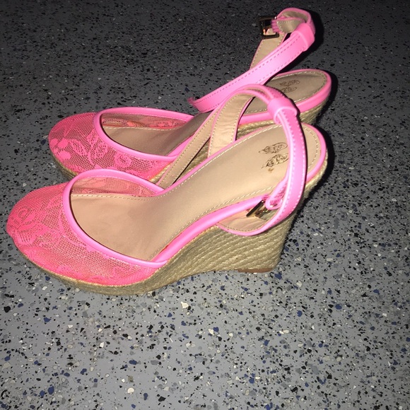 Pink lace platform - Picture 3 of 4